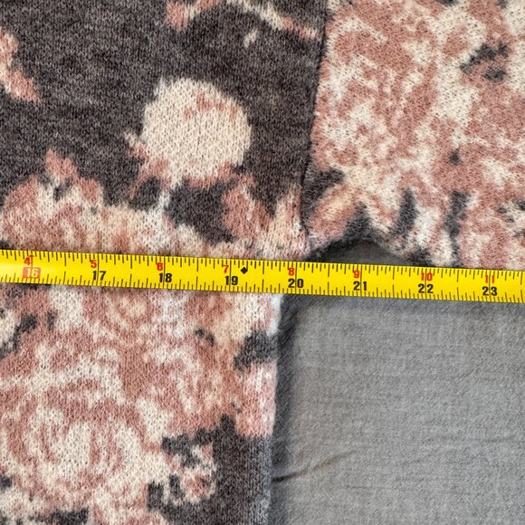 Listicle Gray Skies Floral Sweater, Small, Crew Neck Knit Ribbed Grandmacore - Picture 8 of 13